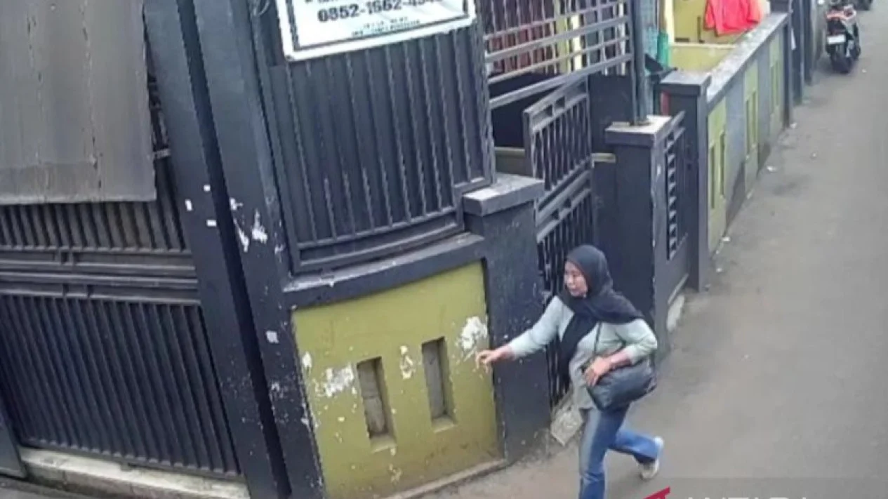 Face Sketch Circulated as Woman Pretending to Mourn Snatches Condolence Money in Kramat Jati, Wanted