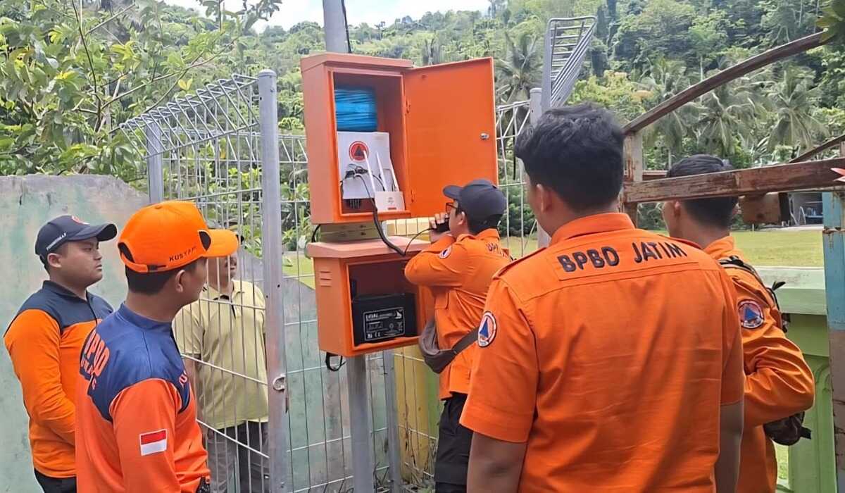 Extreme Weather Prompts East Java BPBD to Audit 71 Early Warning System Units