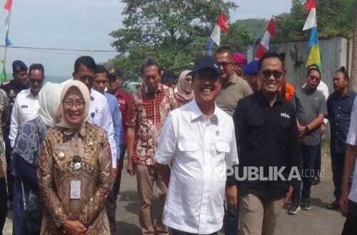 Minister of Maritime Affairs and Fisheries Aims to Build 1,000 Fishermen Villages This Year