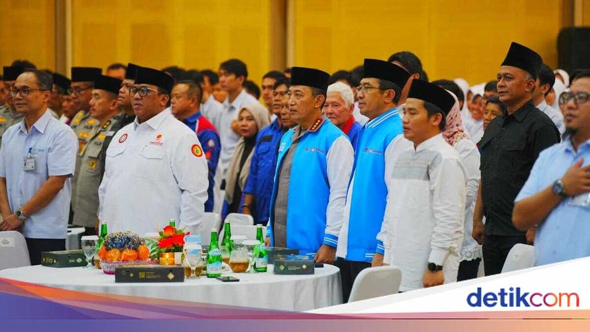National Police Chief Holds Ramadan Silaturahmi with KSPSI West Java, Distributes 2,000 Food Aid Packages