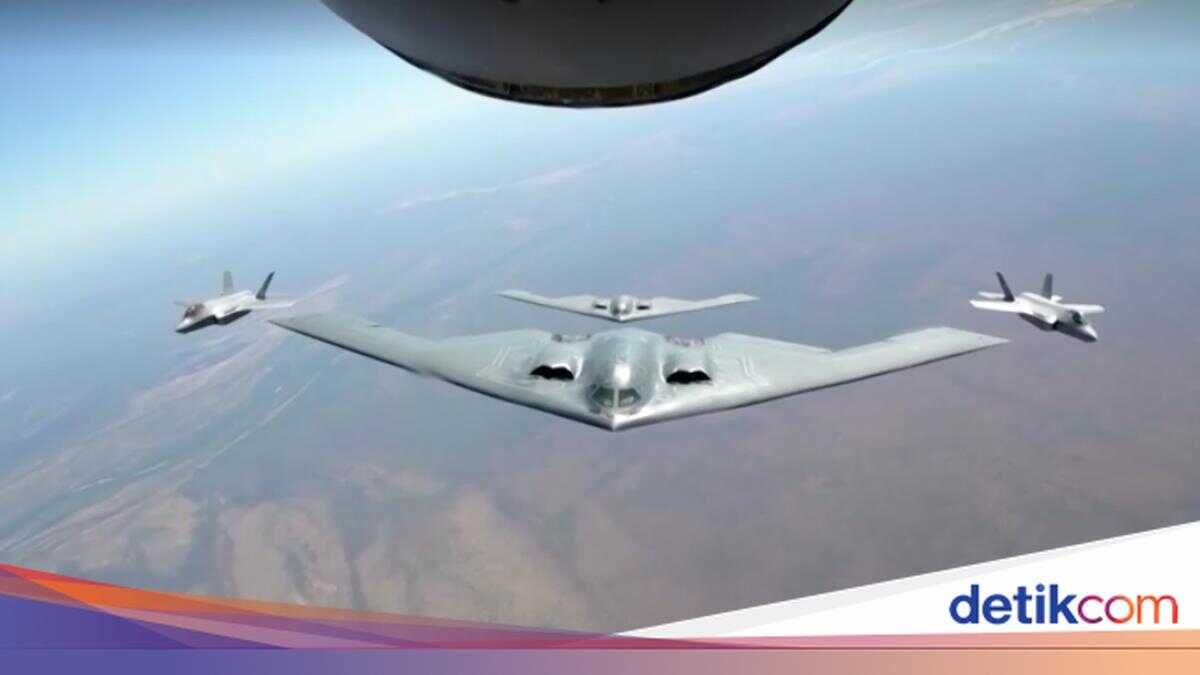 US B-2 Bomber Drops Dozens of 2,000-Pound Bombs on Iranian Missile Bunkers