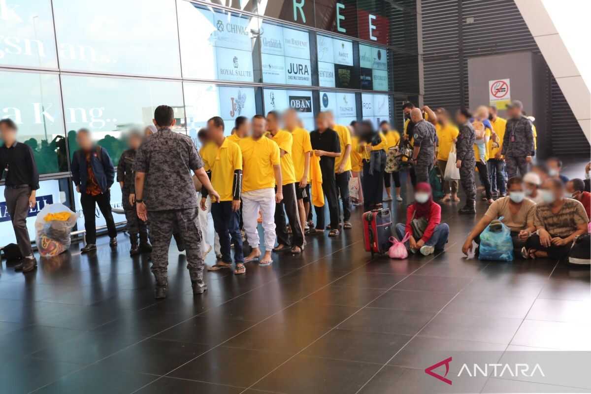 Indonesian Embassy in Kuala Lumpur repatriates 109 Indonesian nationals from Malaysian immigration detention centres