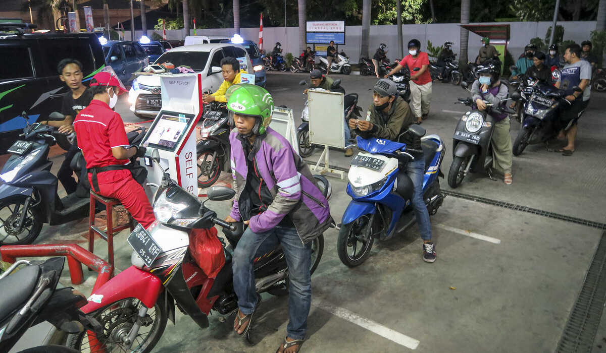 CoRE Economist Urges Public Not to Panic-Buy Fuel Amid US-Israel–Iran Tensions