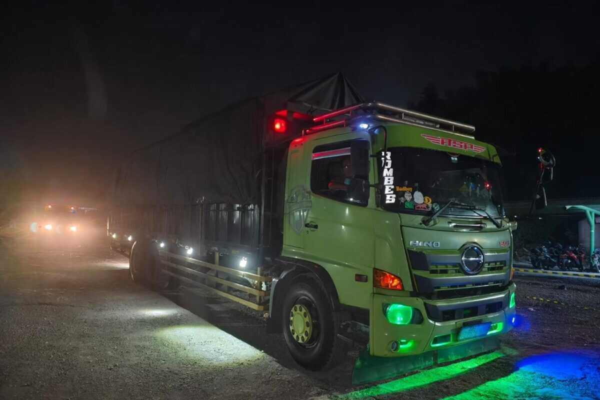 South Sumatra Police arrest two drivers for illegal coal transport