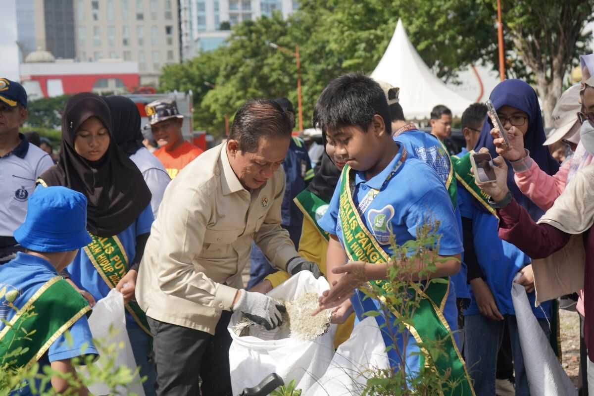 Environment Minister reminds hotels, restaurants and cafés to manage waste independently (HOREKA)