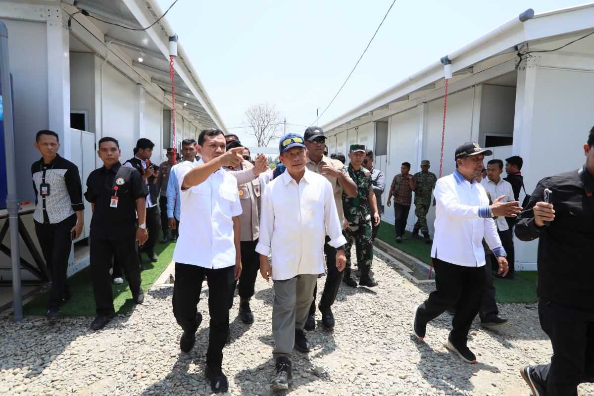 Home Affairs Minister checks readiness of huntara in Pidie Jaya Regency