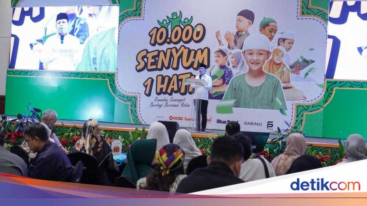 Mardiono Breaks Fast with 10,000 Orphans, Emphasises Social Care