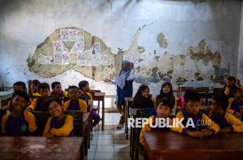 Behind the Chalkboard: A Waiting That Has Yet to End