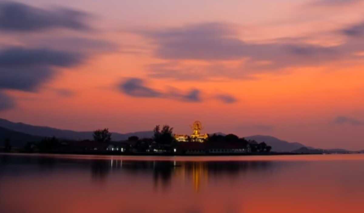 Surabaya Imsakiyah Schedule for 7 March 2026, Note Fajr Time for 17 Ramadan 1447 AH