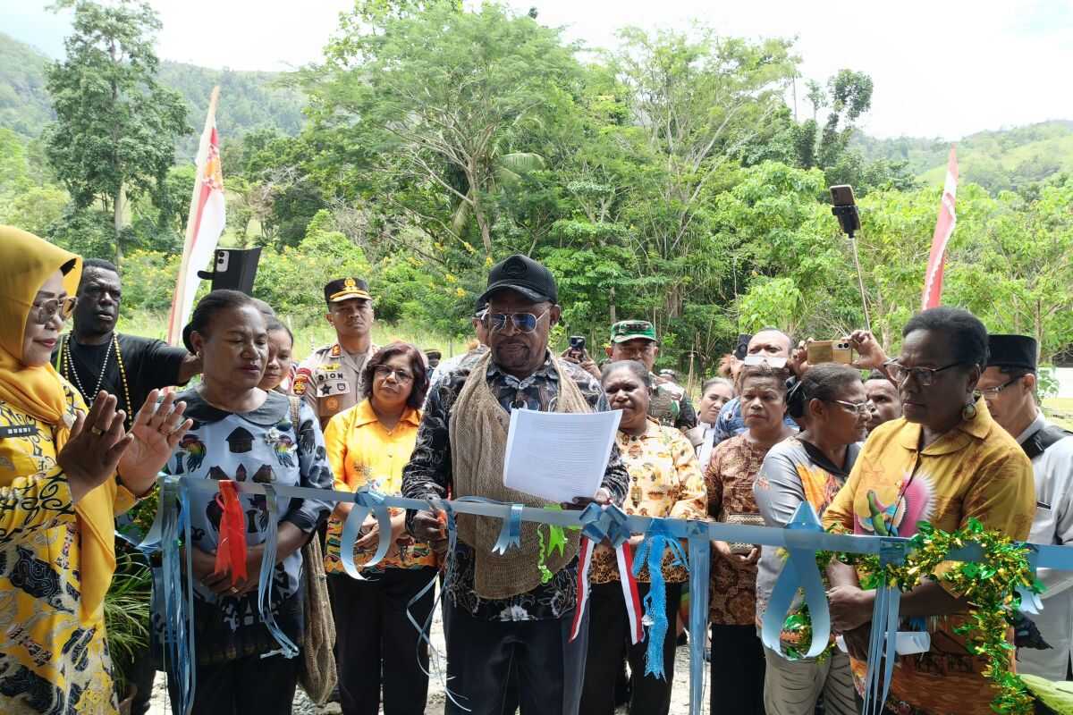 Jayapura Regency commits to strengthening education infrastructure