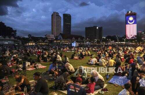 Diplomacy over Glasses in Kuala Lumpur: Savoring Satay, Weaving Brotherhood