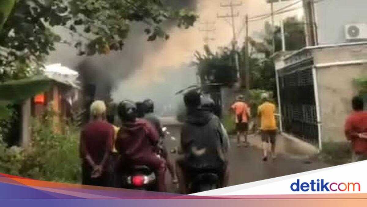 Six Buildings Damaged in Inter-Village Clashes in East Flores as Weapons Seized