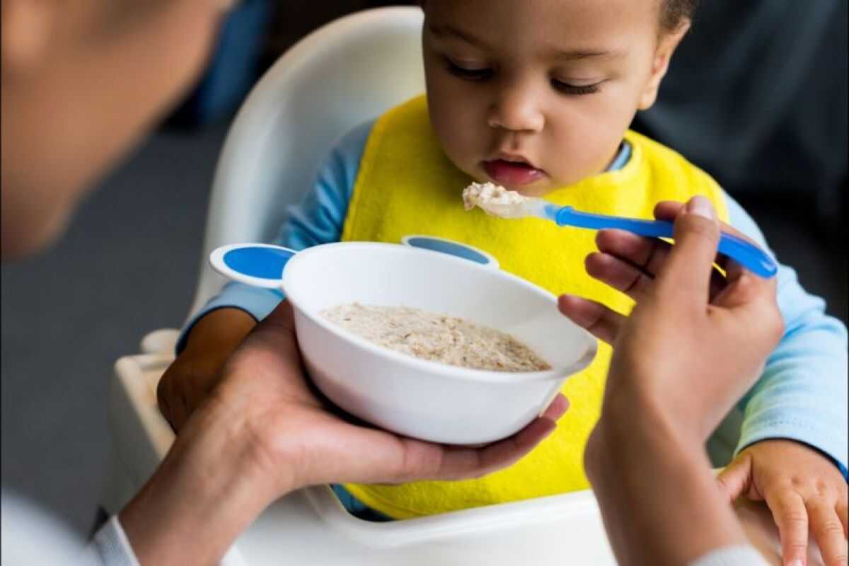 How to manage feeding to meet a child's nutritional needs