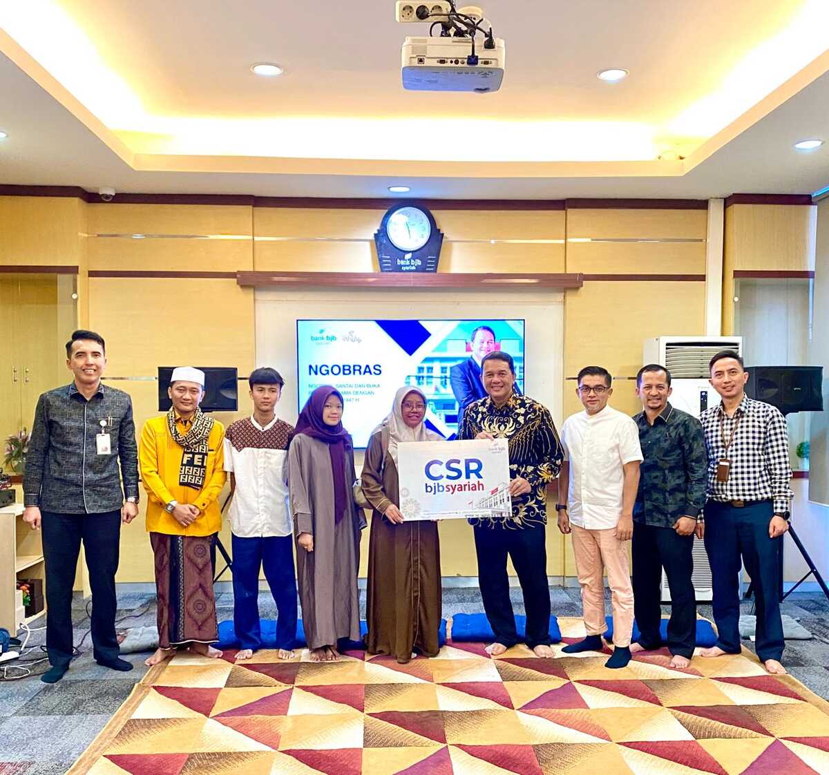 Spreading Ramadan Joy: bank bjb syariah Extends Charity to Orphans to Strengthen Community Ties