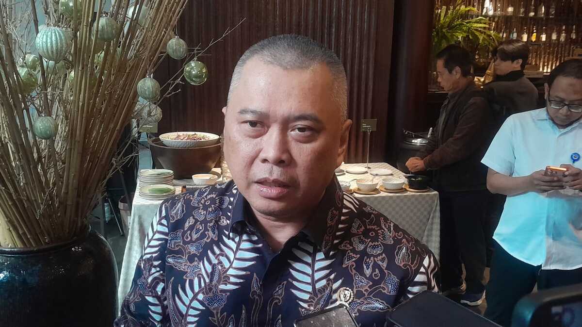 Relax! Transport Minister Dudy Reveals Avtur and Fuel Supplies Safe During Lebaran