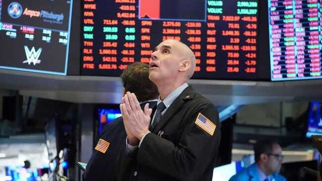 Wall Street and European Stock Markets Plunge, Hit by Four 'Threats' at Once