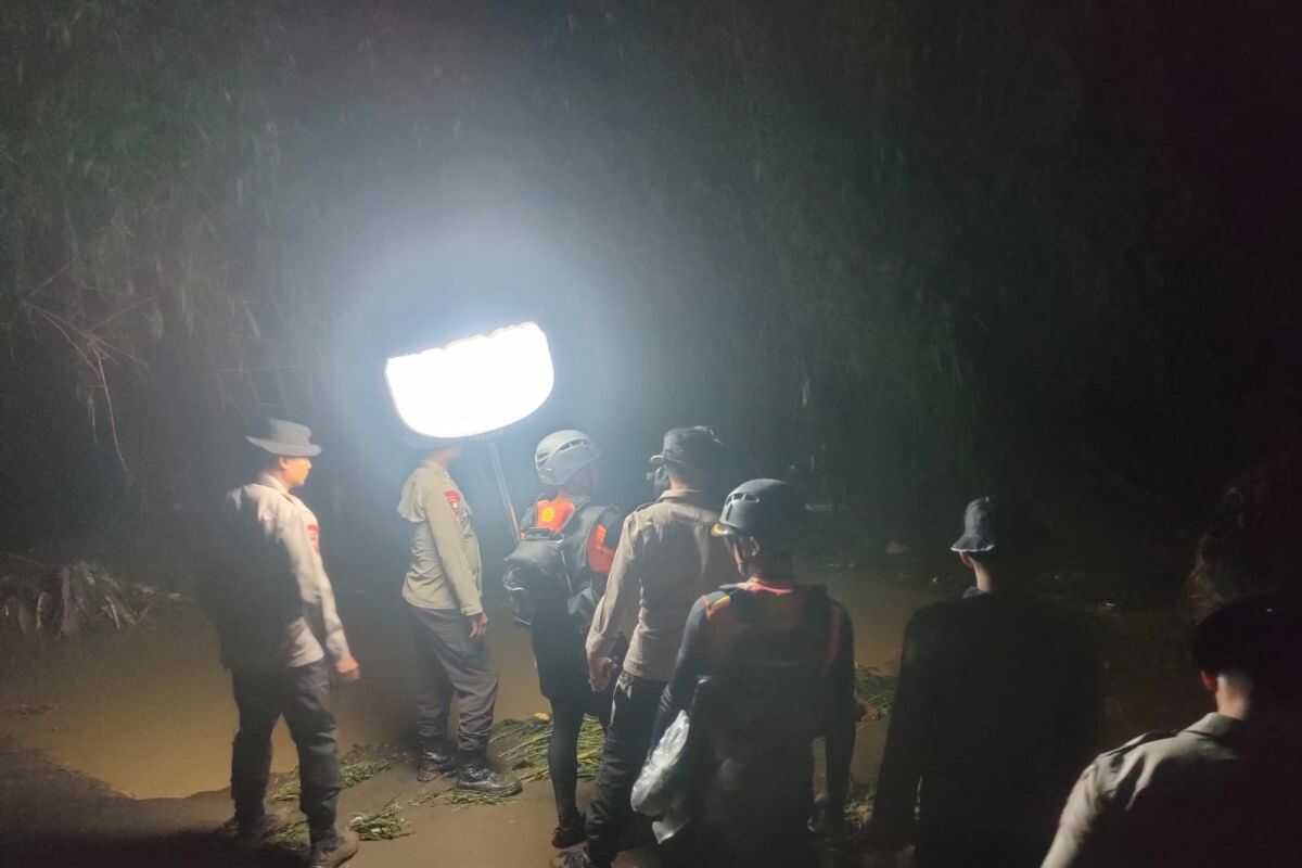 BPBD: Eight People Swept Away in Flash Flood Disaster in Banjar Village