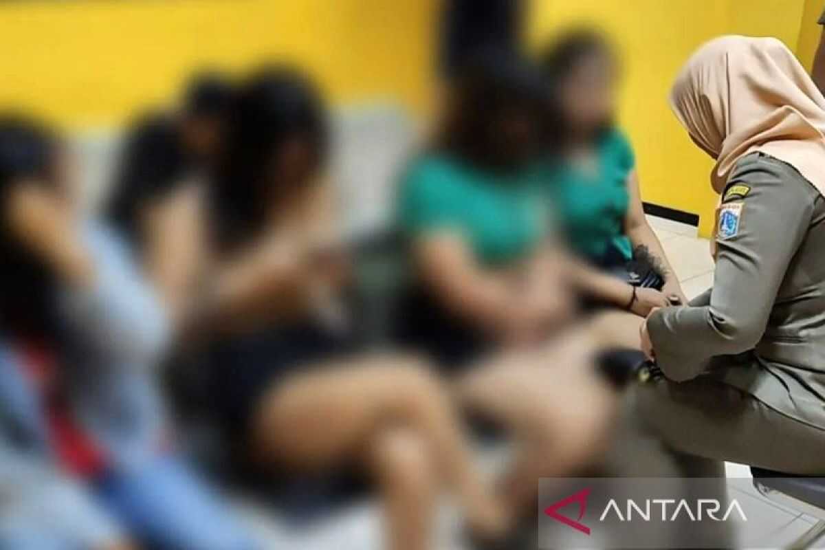 West Jakarta Social Service Office nets hundreds of PPKS in February 2026