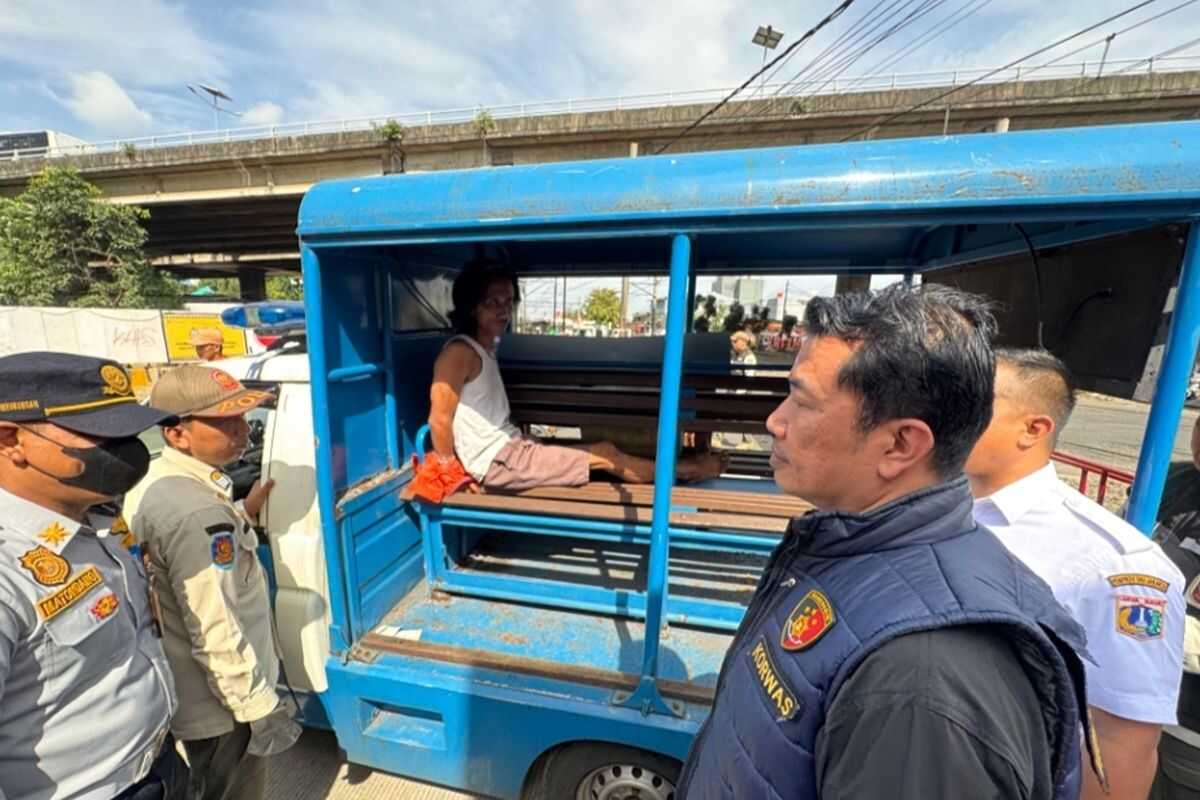 Jakarta Barat Satpol PP intensifies crackdown on 'Pak Ogah' in Grogol Petamburan (Gropet)