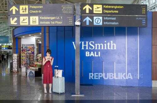 Thousands of Flights Canceled, Hundreds of Thousands of Tourists Stranded in the Middle East