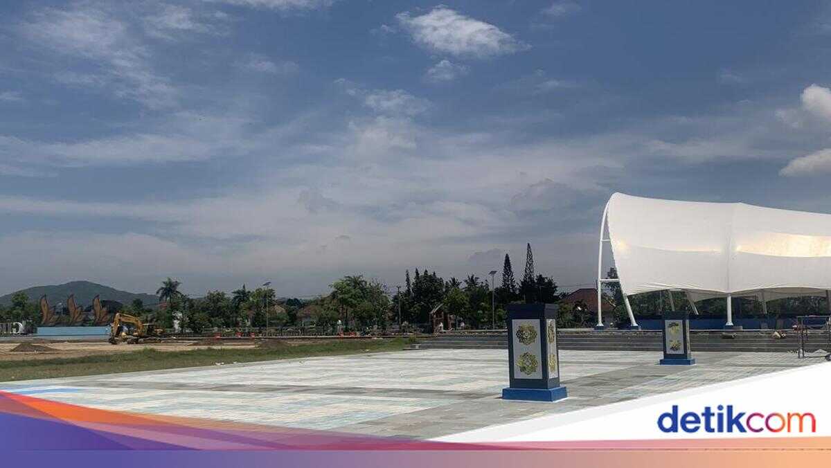 Lombok Barat Alun-Alun Stage II Construction Worth Rp 9.4 Billion