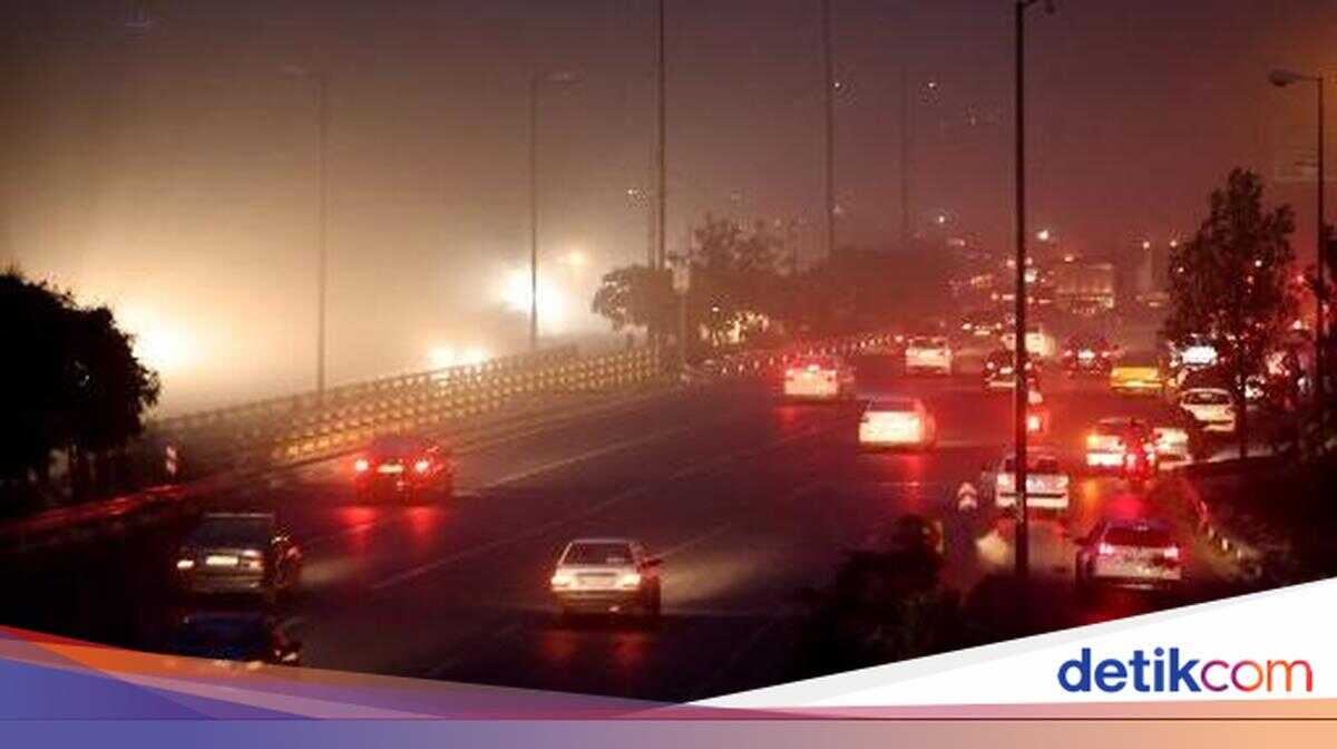 Mehrabad Airport in Tehran Set Ablaze After Air Strike