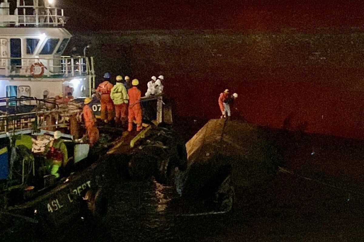 Tugboat capsizes off PT ASL Batam, joint SAR team searches for missing ABK