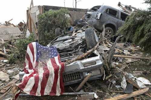 Giant Tornado Strikes the US: Homes Torn Apart, Four Lives Lost in Minutes