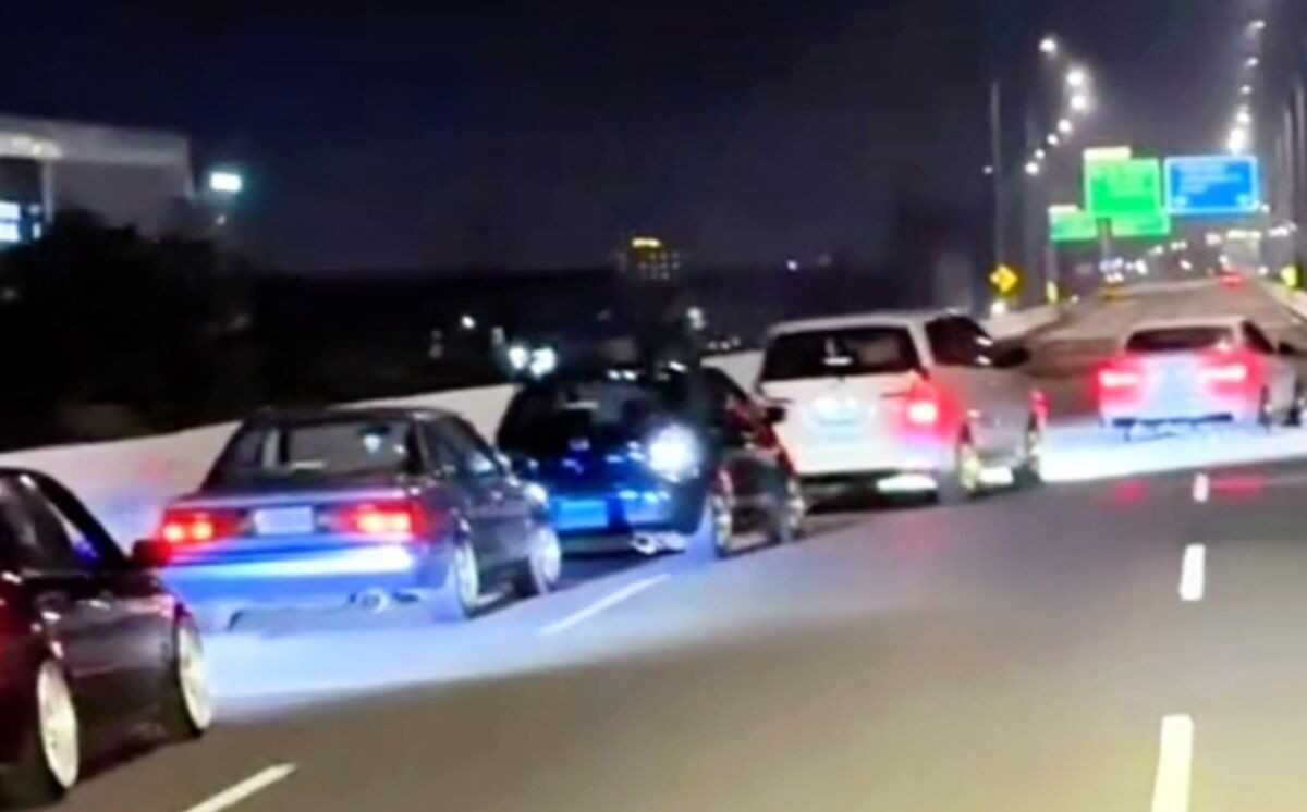 Zig-zagging drivers on the Becakayu Toll Road given only verbal warnings by police