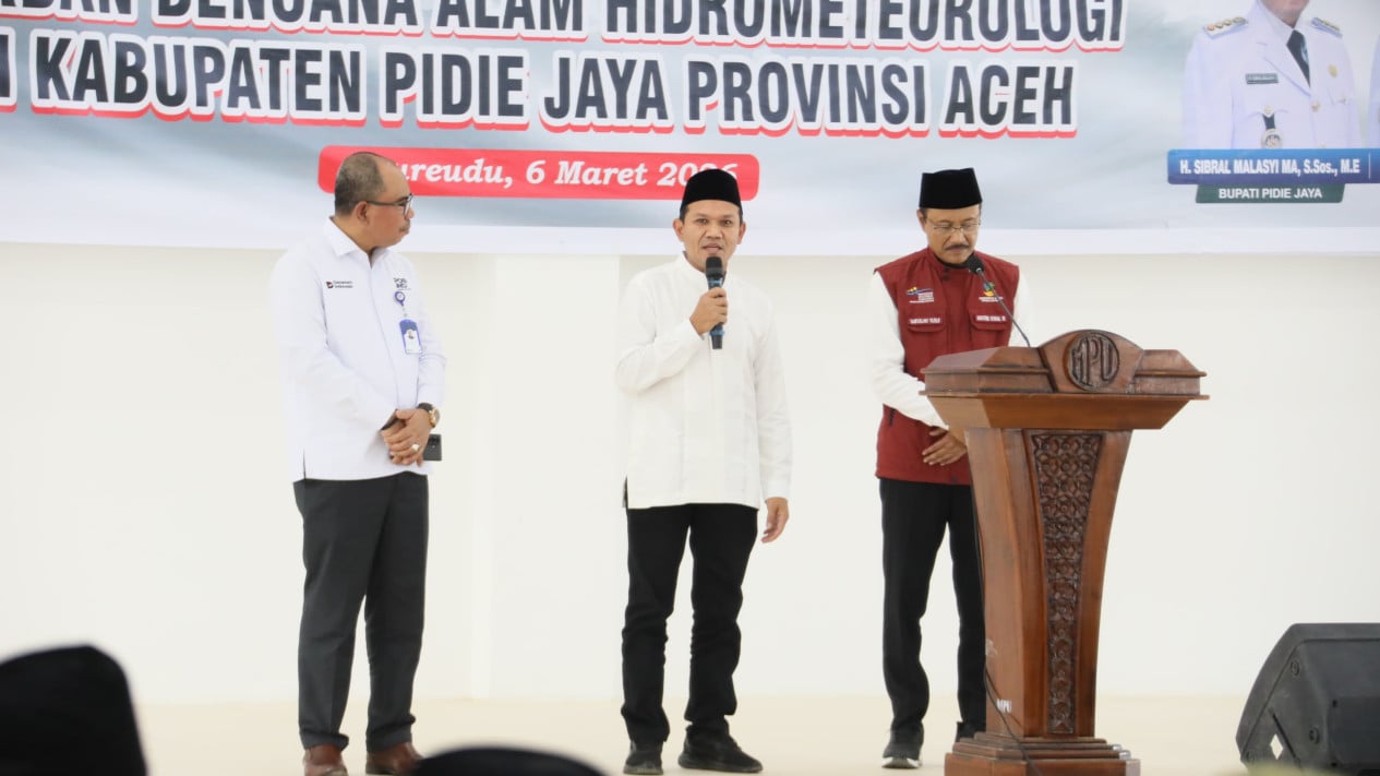 Home Affairs Minister and Social Affairs Minister Deliver First Phase of Social Aid Worth Almost Rp900 Billion to Disaster-Affected Communities