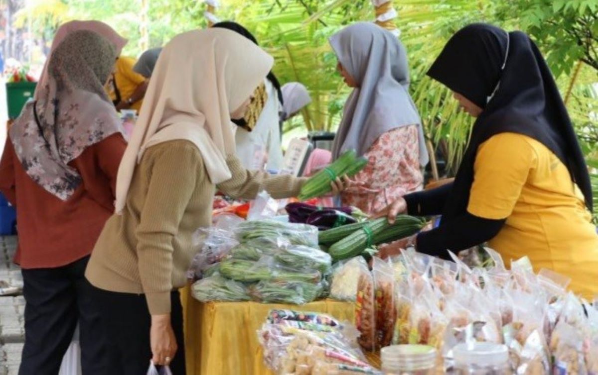 Tackling Price Surges, South Kalimantan Provincial Government Intensifies Cheap Markets and Mobile Shops