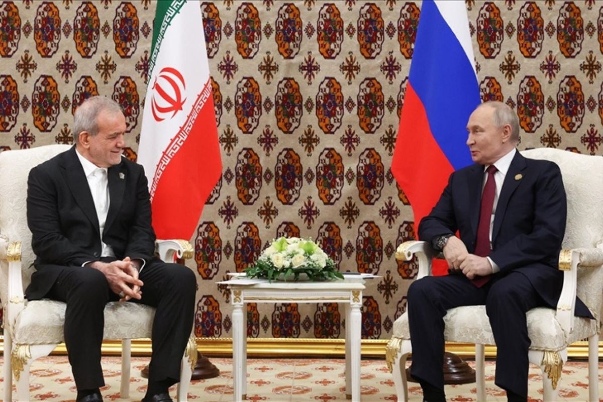 Tehran Hopes Russia Will Support Iran's Rights Amid US-Israel Attacks