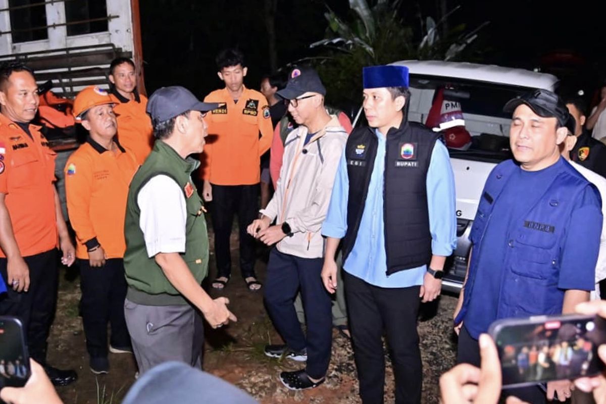 Lamsel Regency records hundreds of homes affected by floods after heavy rain