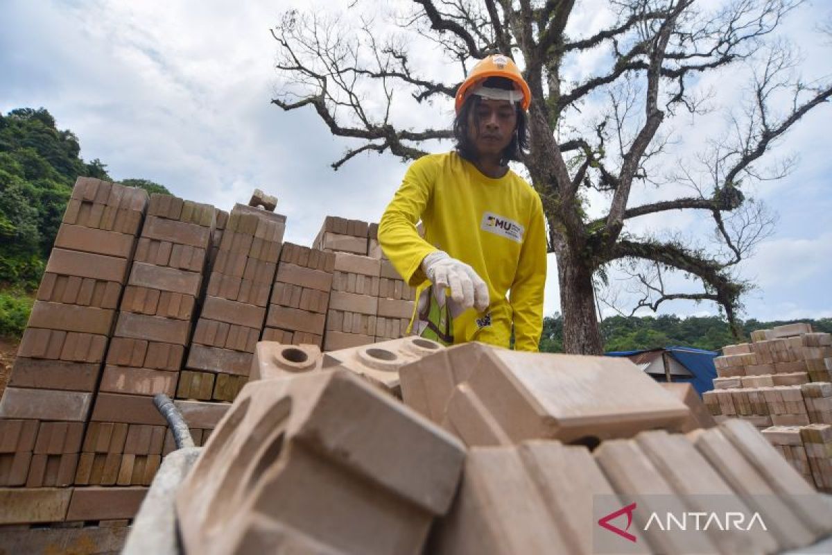The first permanent housing for West Sumatra disaster survivors begins construction