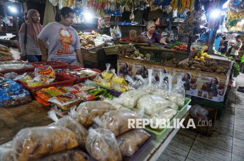 Government Reins in Food Price Fluctuations Ahead of and After Eid al-Fitr