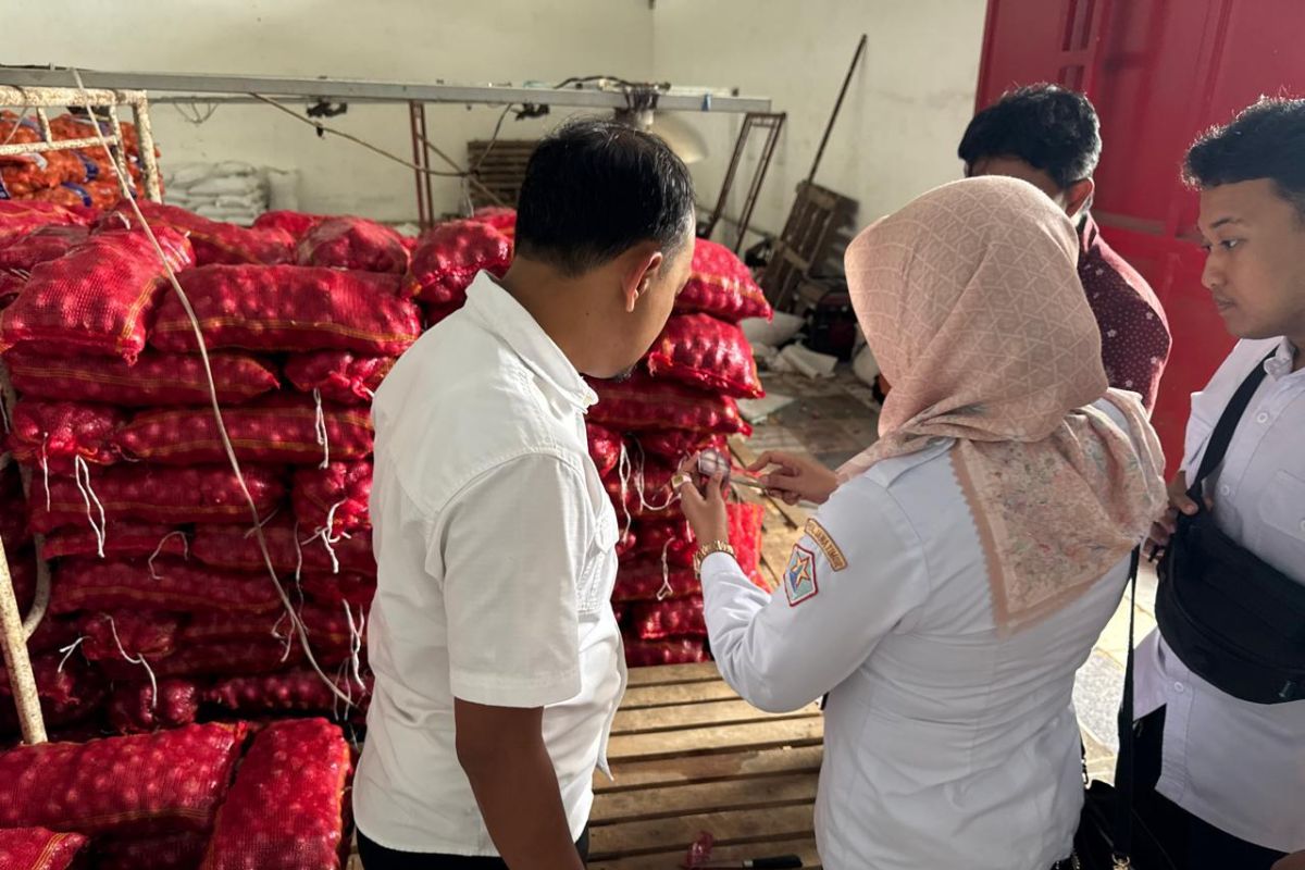 Police uncover circulation of imported red onions not in compliance with standards