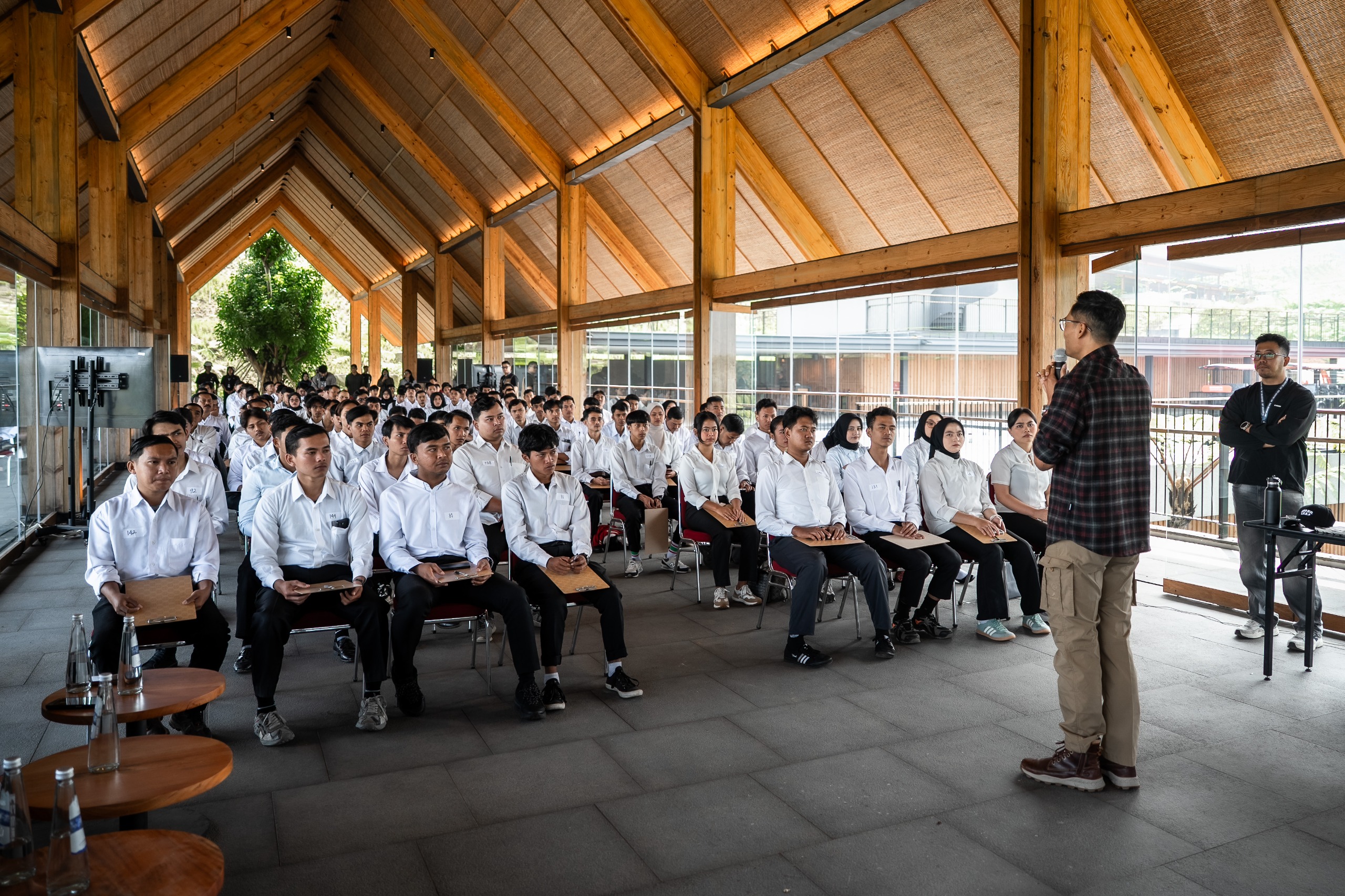 EIGER Adventure Land Launches Recruitment Drive, Over 600 Megamendung Residents Take Part in the Selection