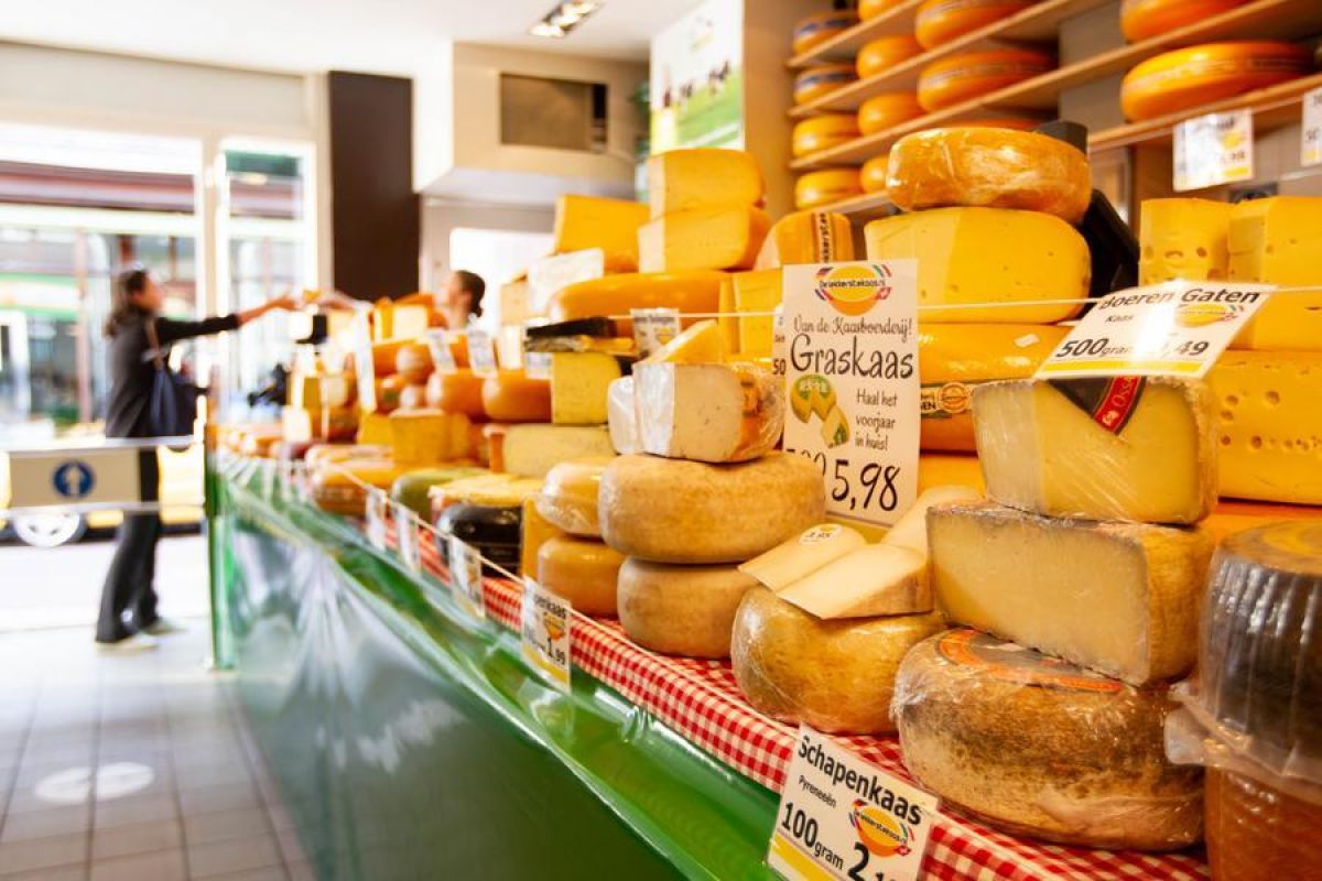 Energy prices rise as Middle East conflict burdens the Dutch economy.