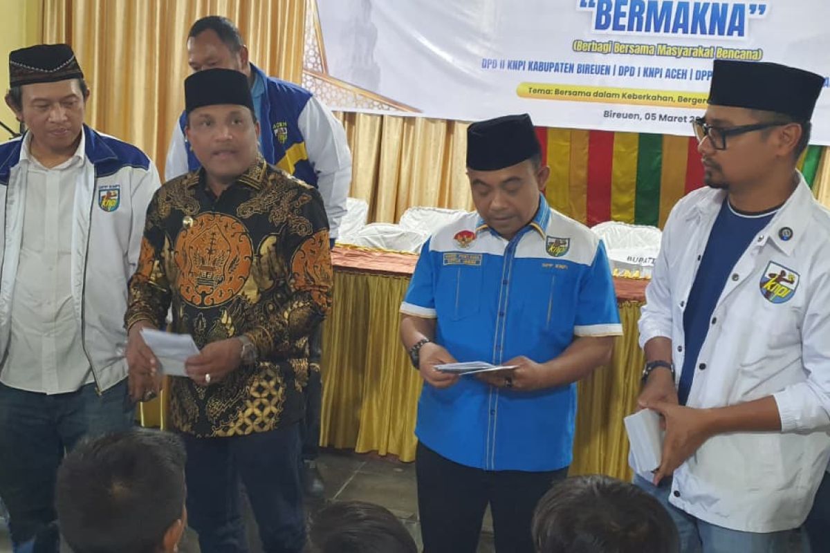 Ramadan Safari: KNPI Distributes Aid to Flood Victims in Sumatra