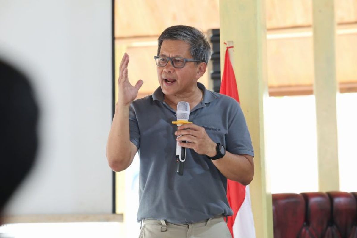 Rocky Gerung Challenges Intellectuals to Test the Prabowonomics Concept