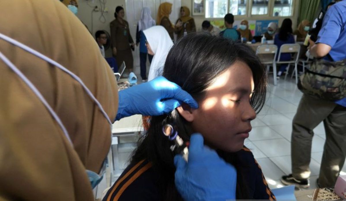 Why Earwax Shouldn’t Be Cleared Too Often: Advice from an ENT Doctor at RSCM