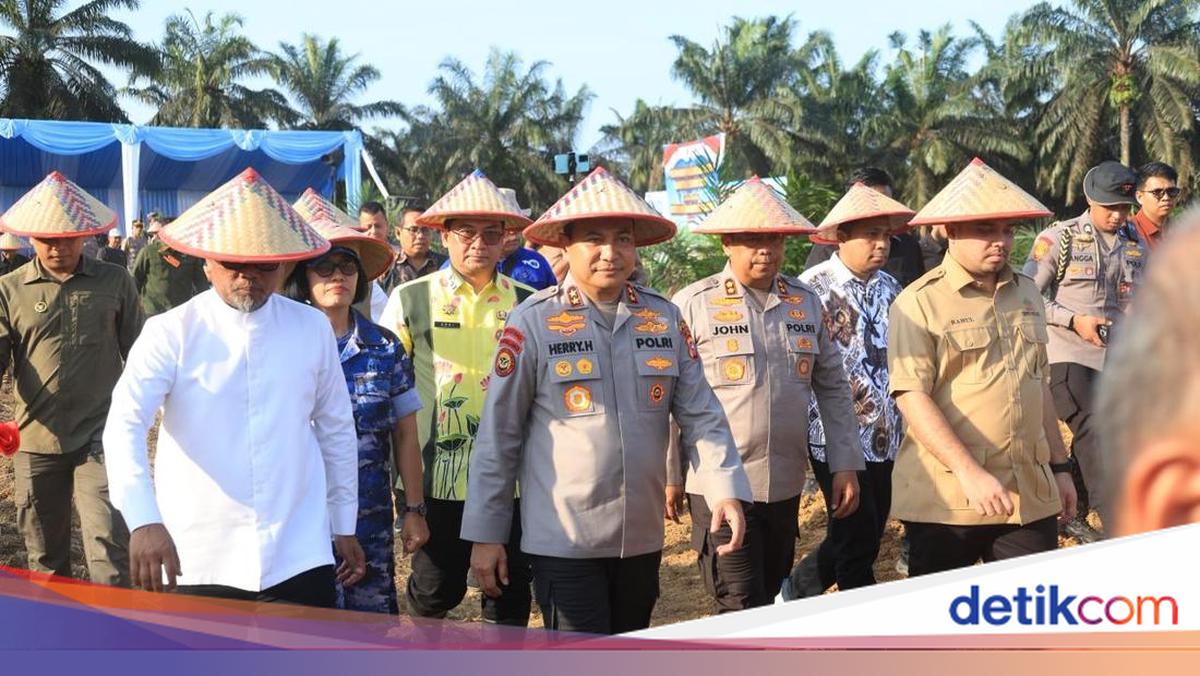 Riau Regional Police Bakomsus Breakthrough Develops Liquid Organic Fertiliser to Boost Corn Production
