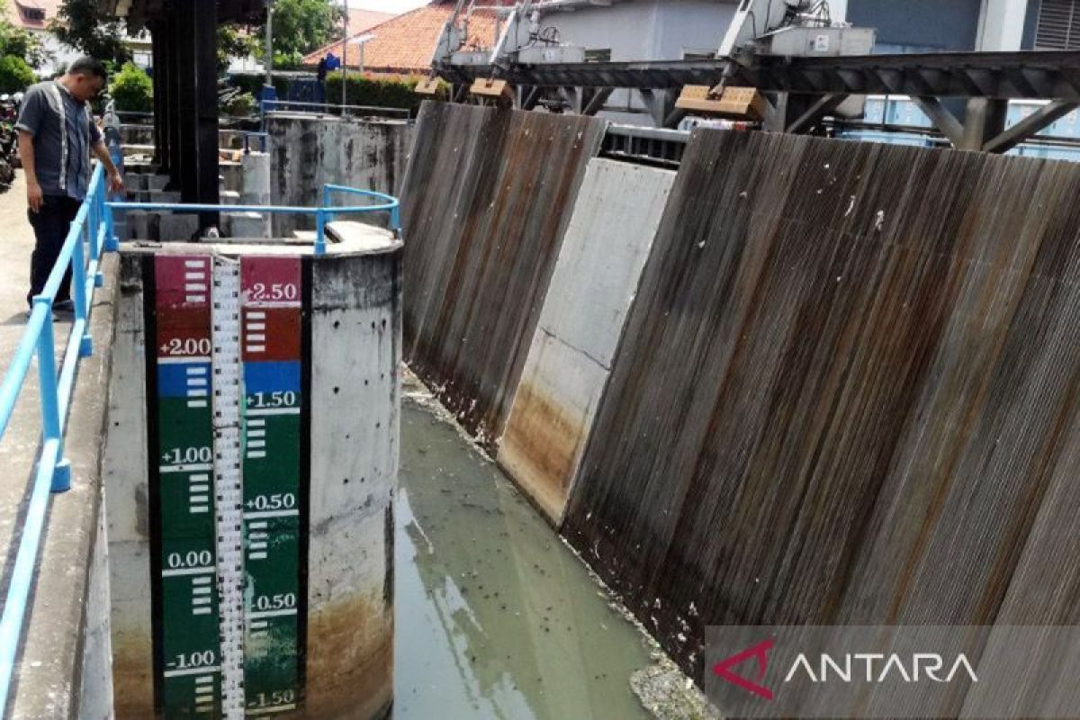 Jakarta BPBD informs Pasar Ikan Floodgate status at Standby 2