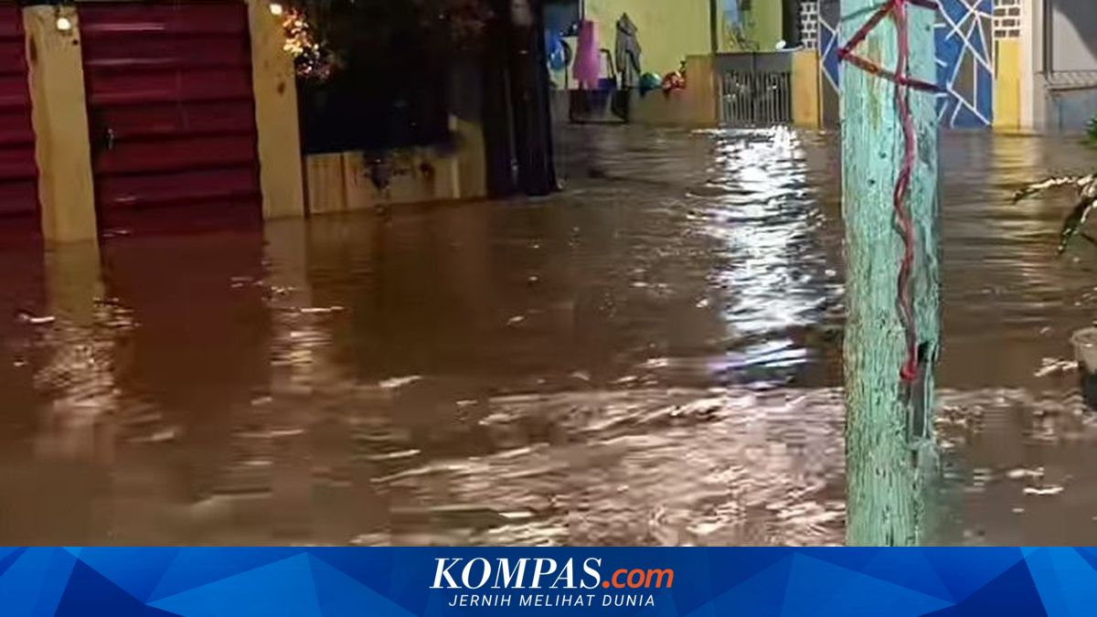 Flood Drenches Petogogan, South Jakarta, Sunday Morning as Residents Say Water Keeps Rising