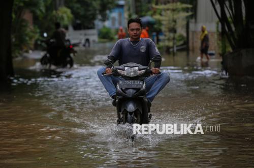 List of 39 RTs and 13 Roads Flooded in Jakarta This Morning