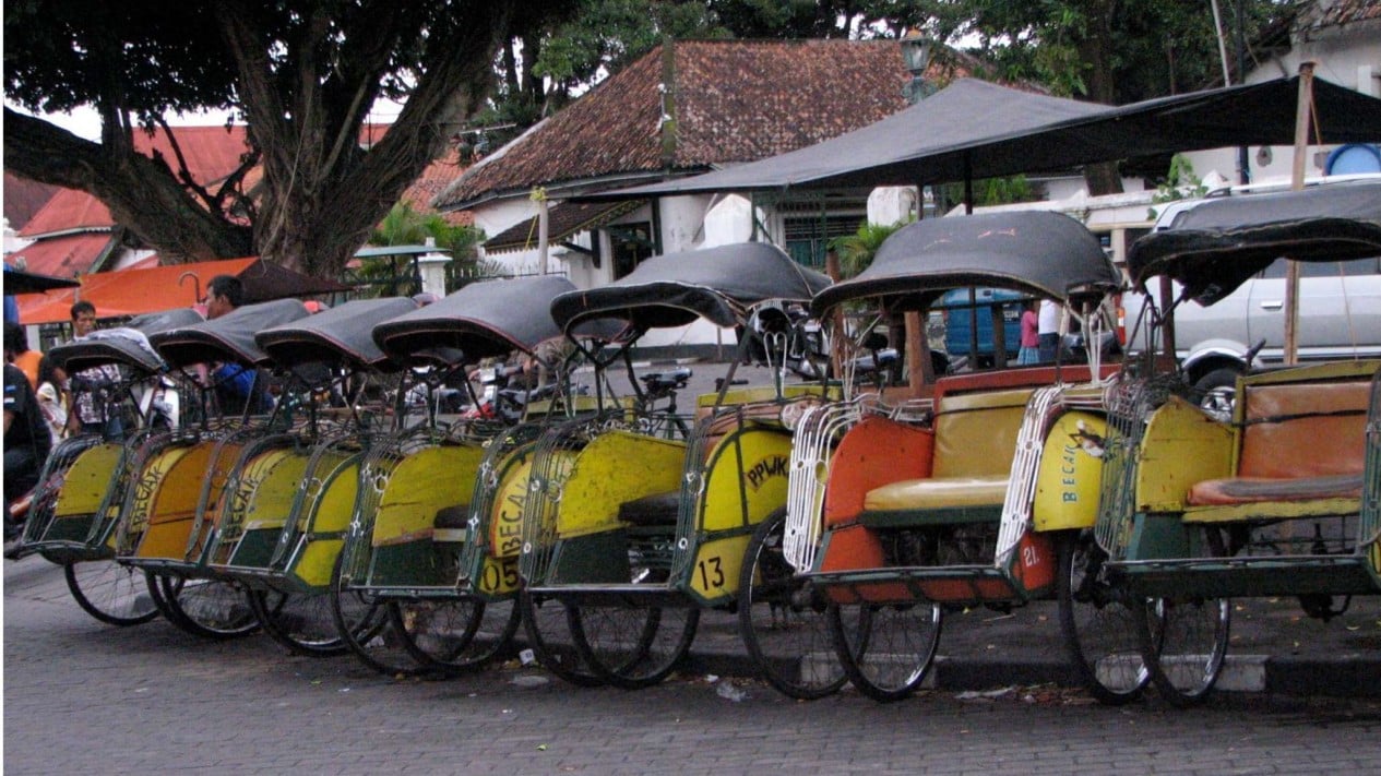 Angkot, Becak and Delman in West Java Stop Operating During Eid Homecoming, Receive Rp200,000 per Day in Compensation