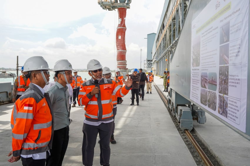 Rp1.4 trillion investment, SIG prepares export facility for 1 million tonnes of cement