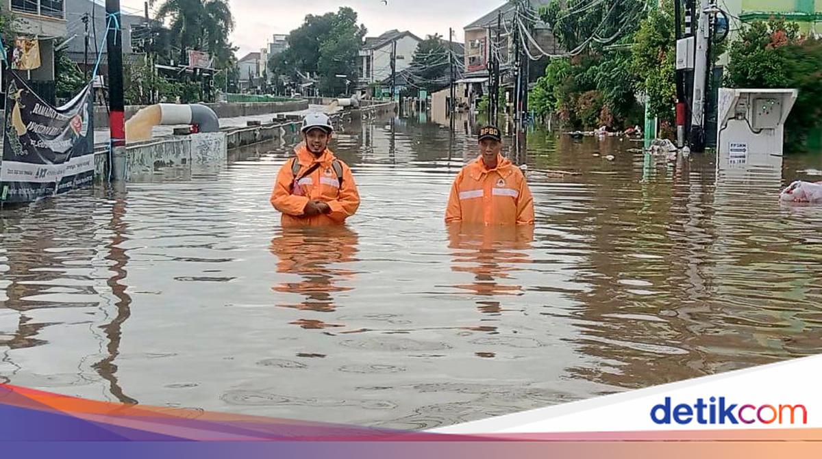 Flooding Hits Residential Areas in South Tangerang; Hundreds of Residents Affected