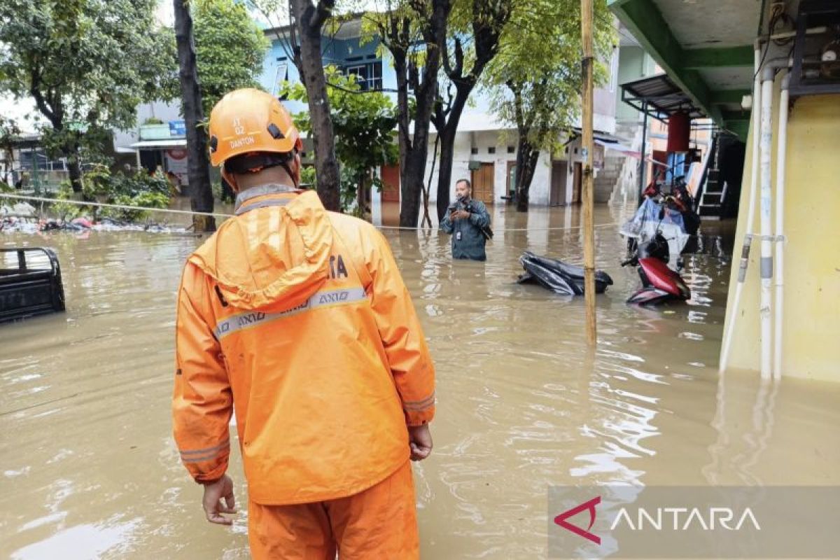 Jakarta floods widen as 75 RTs and 19 roads submerged