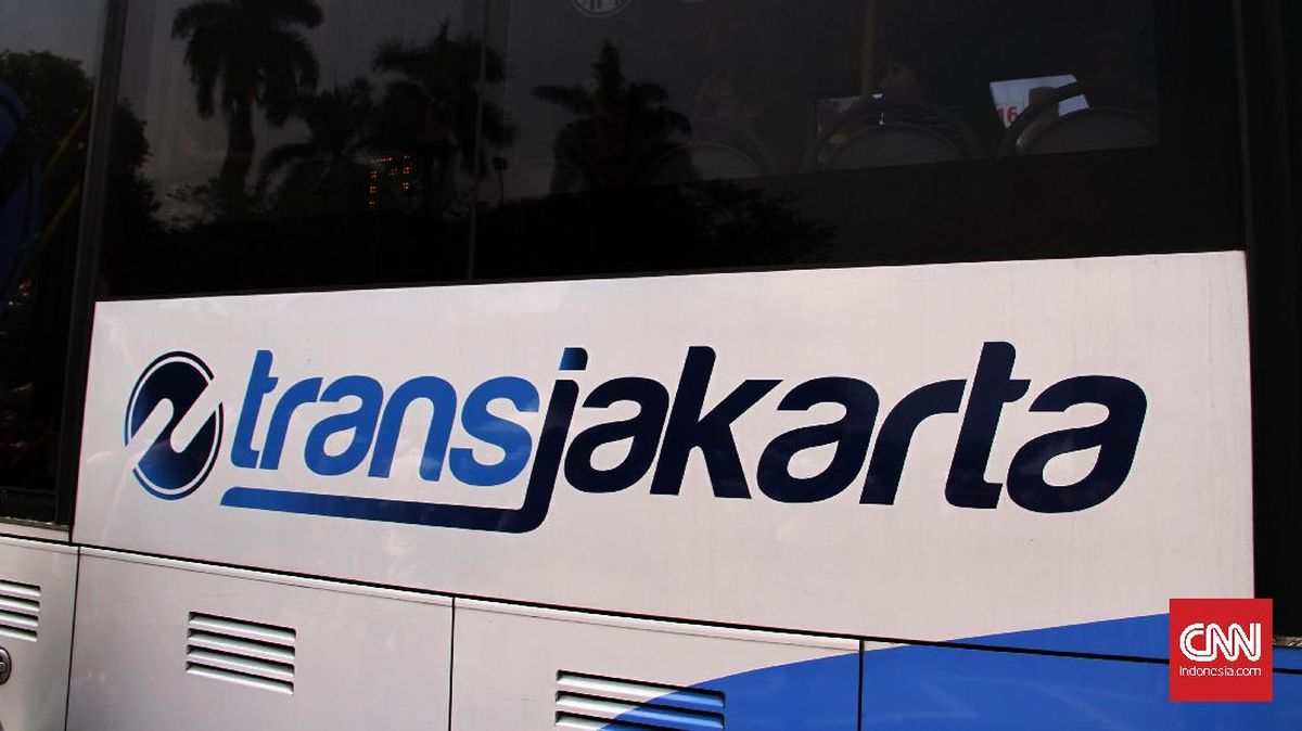 Jakarta Floods: 17 Transjakarta Routes Diverted and Shortened